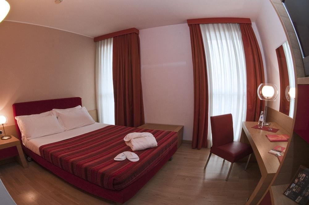 Hotel Remilia Reggio nell'Emilia Esterno foto