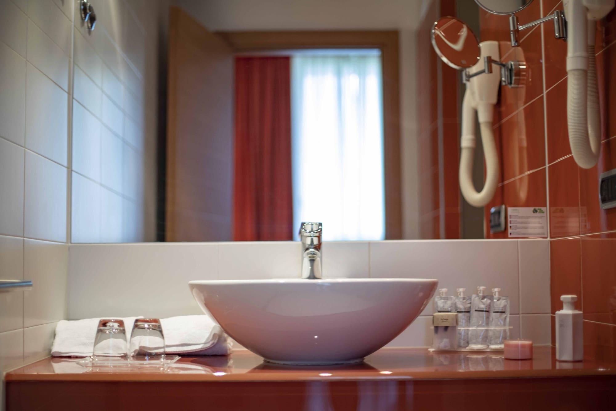 Hotel Remilia Reggio nell'Emilia Esterno foto