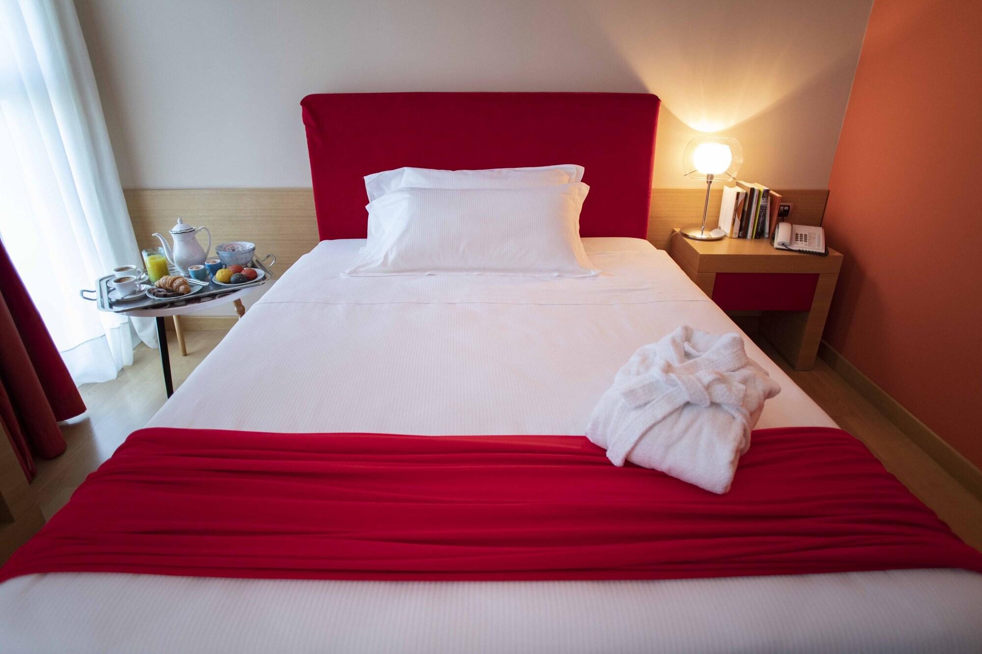 Hotel Remilia Reggio nell'Emilia Esterno foto