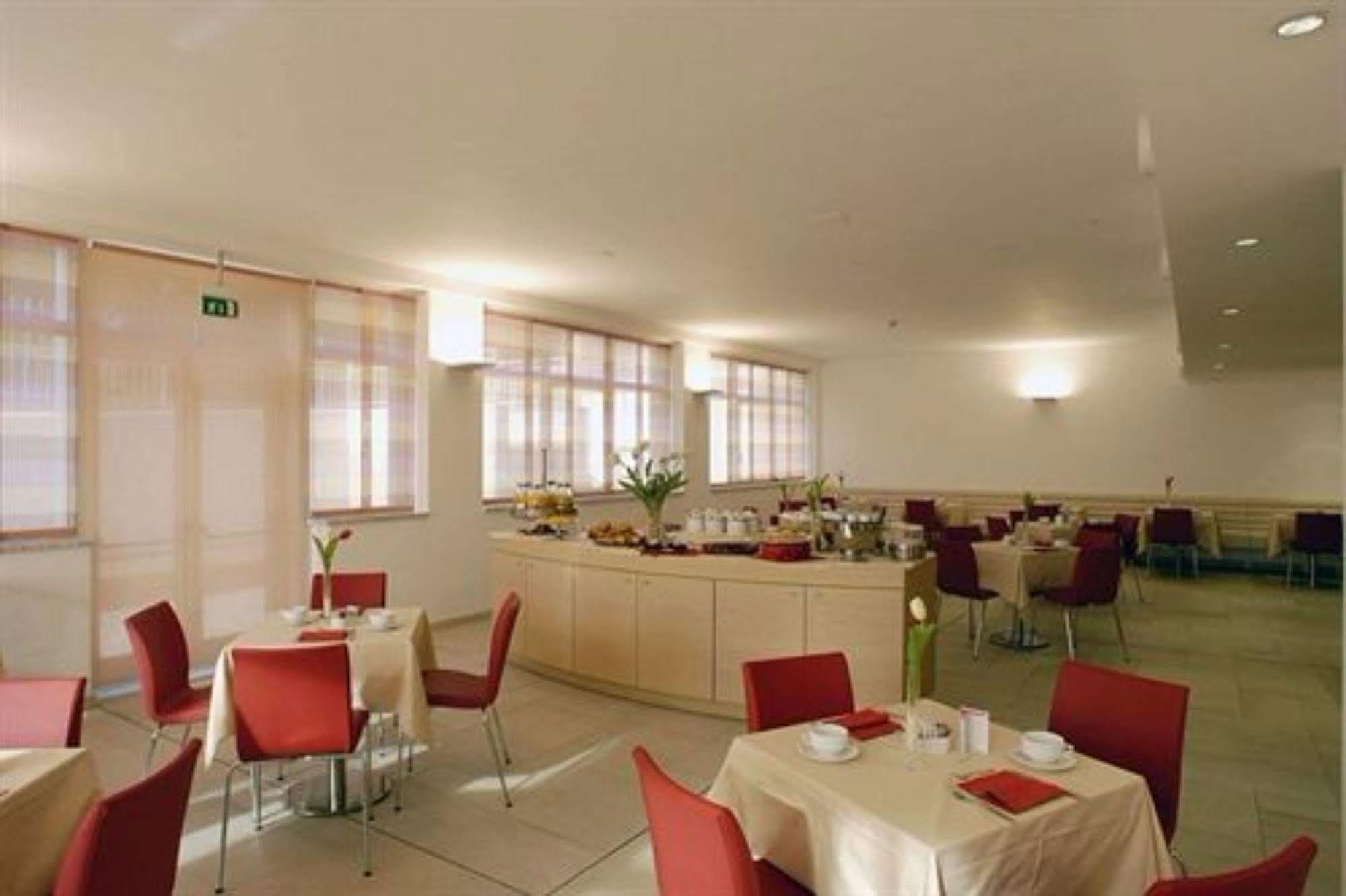 Hotel Remilia Reggio nell'Emilia Esterno foto