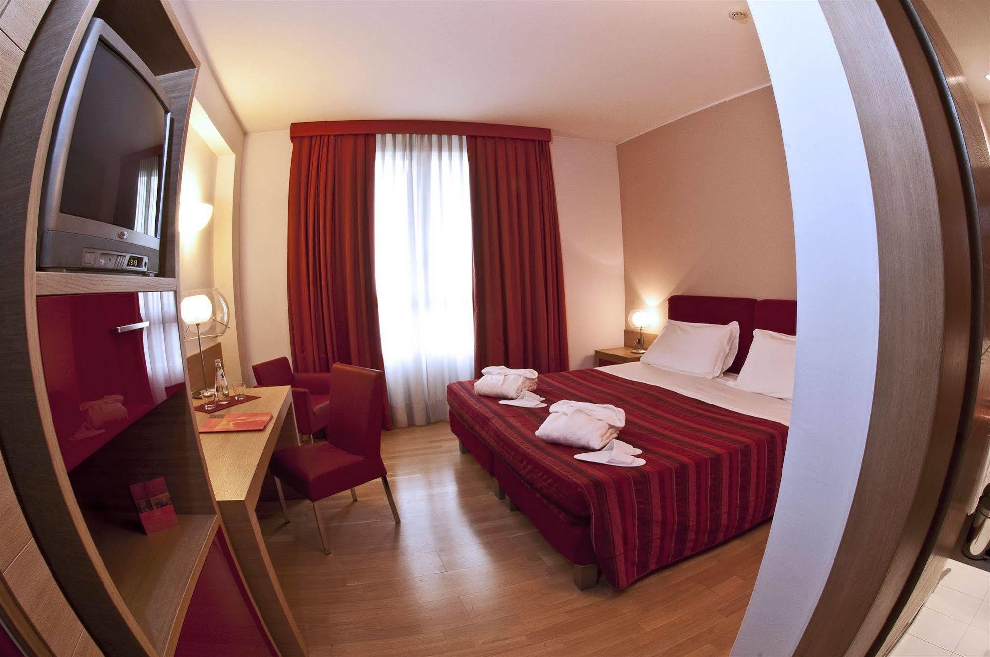 Hotel Remilia Reggio nell'Emilia Esterno foto